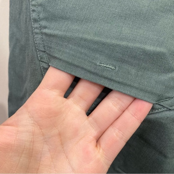 Arc’teryx Cotton Pants Size 4 Teal Green Skinny Leg
Reflective Inner Leg - Picture 9 of 10